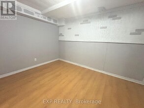 381 Fleet St in Welland, ON - Building Photo - Building Photo