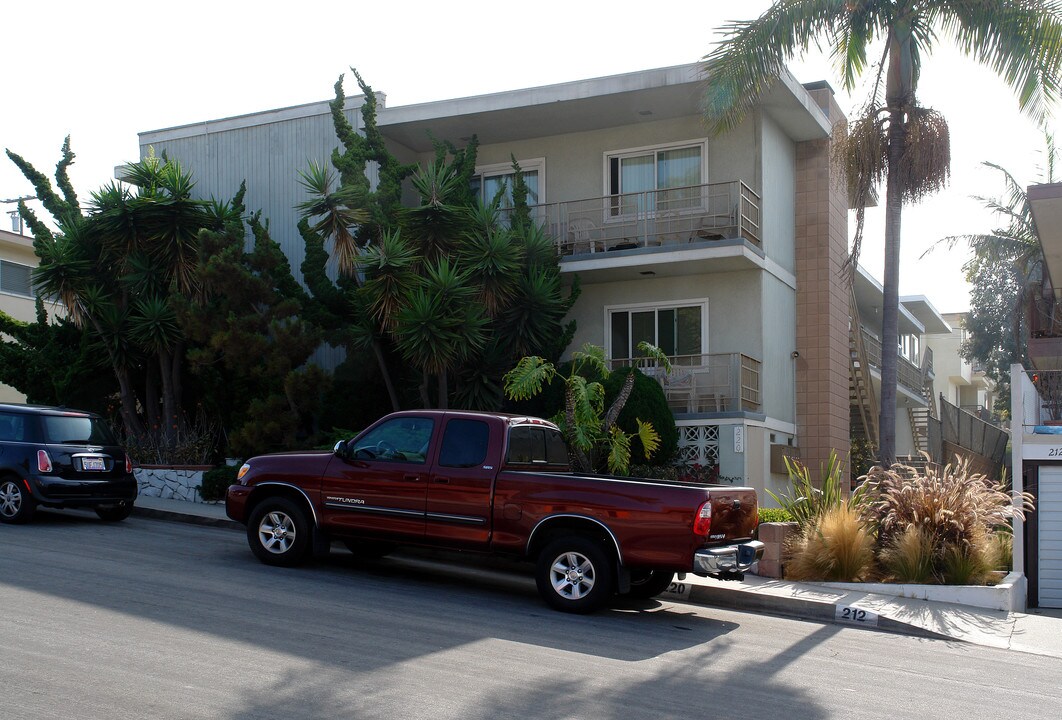 220 Sheldon St in El Segundo, CA - Building Photo