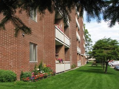 Noble Towers in Orillia, ON - Building Photo