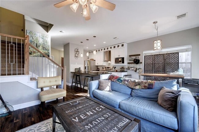 property at 1700 Perez St