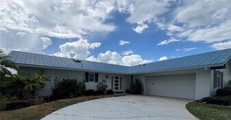 2821 Coral Way in Punta Gorda, FL - Building Photo