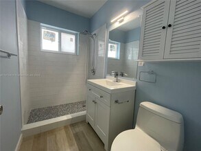 2120 Biarritz Dr, Unit 1 in Miami Beach, FL - Building Photo - Building Photo