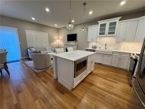 25 Franklin Rd in East Greenwich, RI - Building Photo - Building Photo