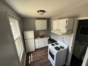 86 N 4th St in Aurora, IL - Building Photo - Building Photo
