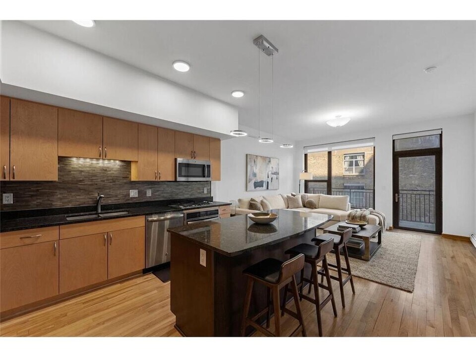 740 Portland Ave in Minneapolis, MN - Building Photo