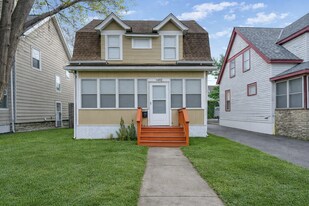 1498 Selby Ave in St. Paul, MN - Building Photo