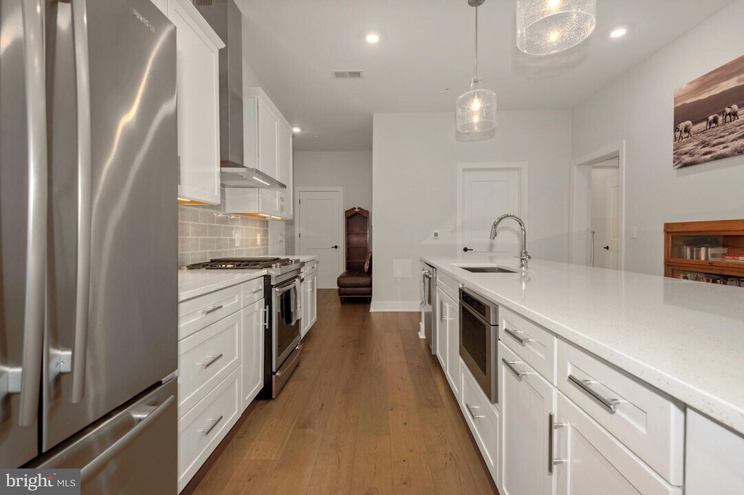 44691 Wellfleet Dr-Unit -209 in Ashburn, VA - Building Photo