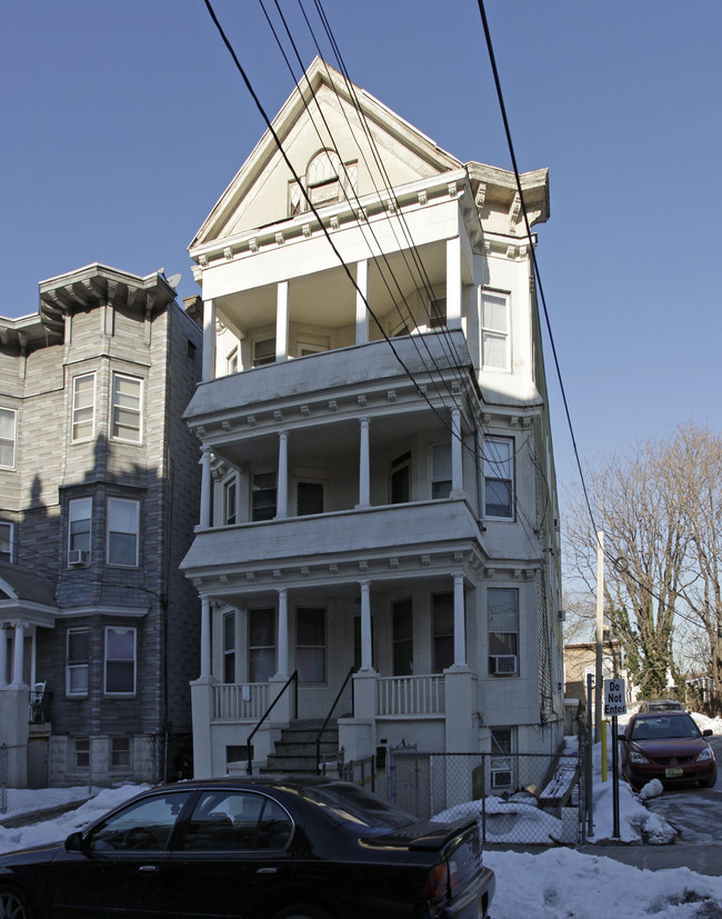 268 Virginia Ave in Jersey City, NJ - Building Photo - Building Photo