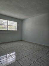 8101 SW 73rd Ave in Miami, FL - Building Photo - Building Photo