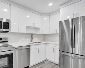 101 SW 53rd Ave in Plantation, FL - Building Photo - Building Photo