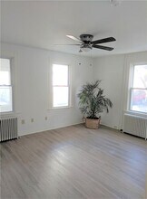 27 Dean Ave in Newport, RI - Building Photo - Building Photo