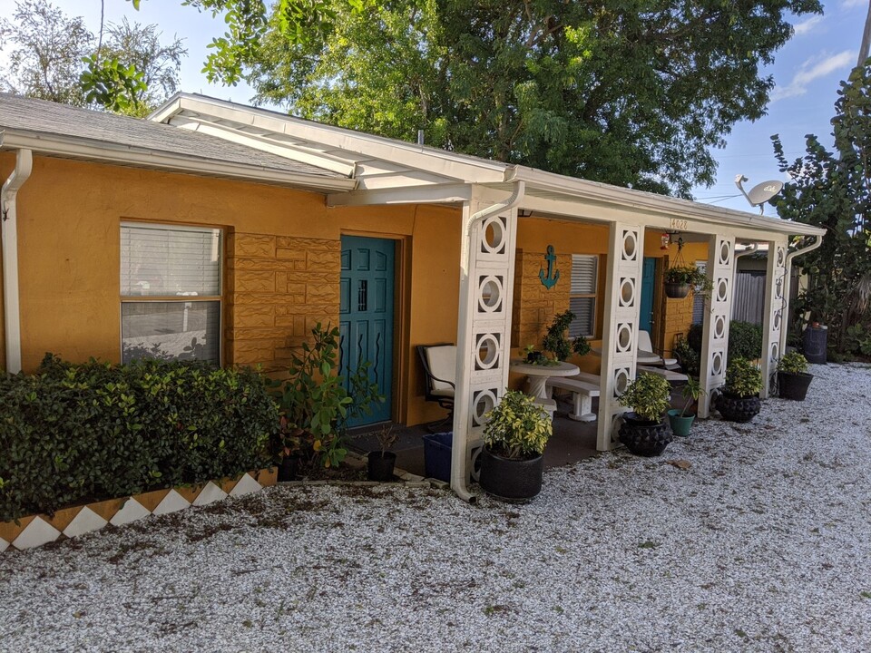 14028 E Parsley Dr in Madeira Beach, FL - Building Photo