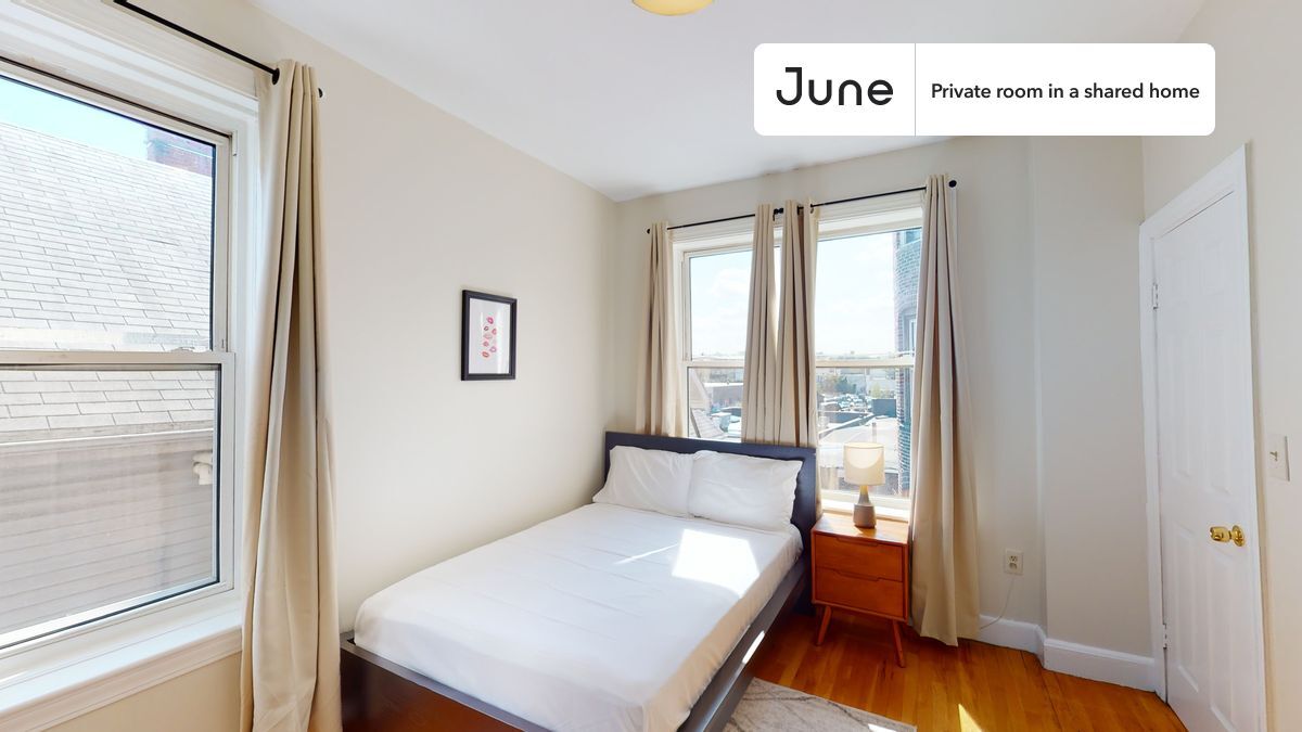 Private bedroom in 4 bed/2 bath Home in Boston, MA - Building Photo