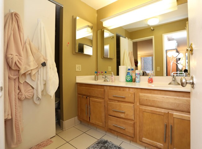 Statesider in Madison, WI - Building Photo - Interior Photo