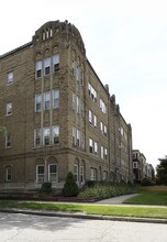 Edgecliff in Lakewood, OH - Building Photo - Building Photo
