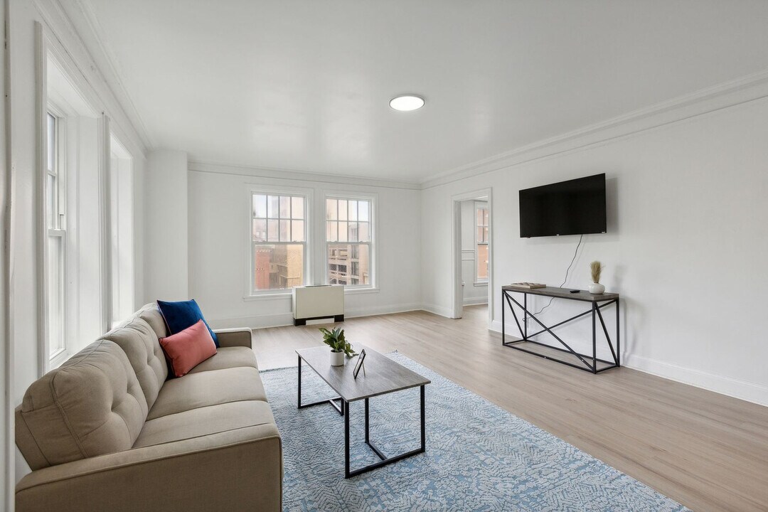 111 East Ave in Rochester, NY - Building Photo