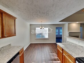 300 Davids Way in La Vergne, TN - Building Photo - Building Photo