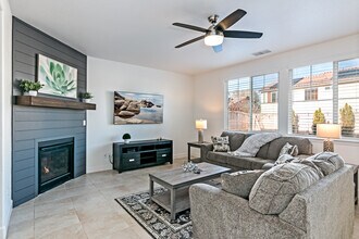 10615 Brittany Park Dr in Reno, NV - Building Photo - Building Photo