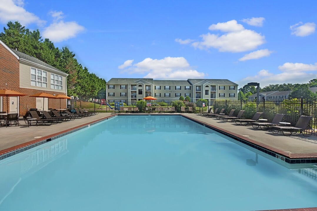 Mallside Forest Apartments in Charlottesville, VA - Building Photo