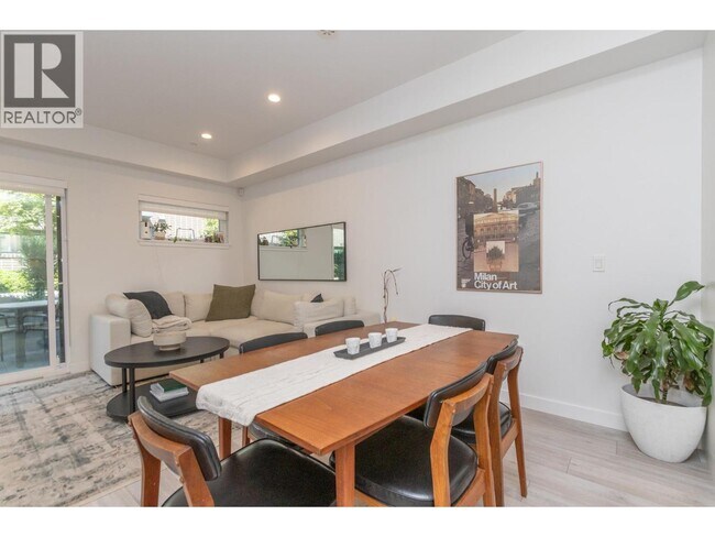 3490 Mt Seymour Pkwy in North Vancouver, BC - Building Photo - Building Photo