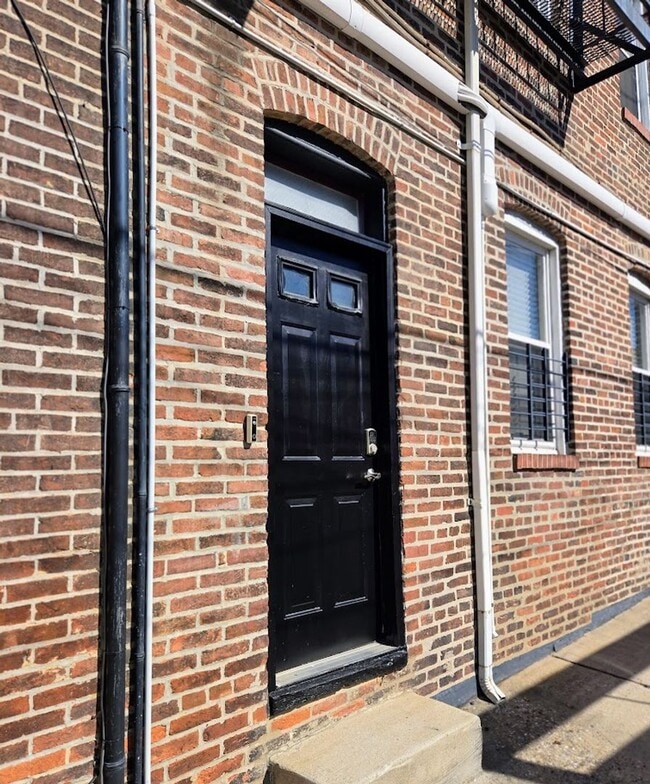 239 S Collington Ave in Baltimore, MD - Building Photo - Building Photo