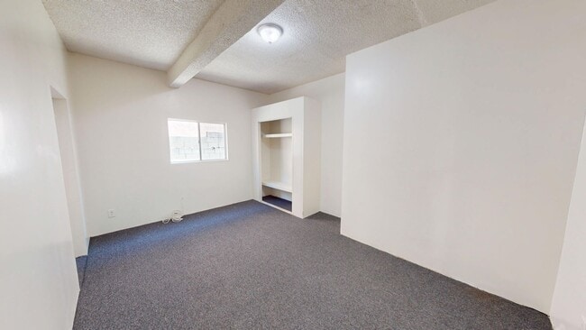 116 N Lake St in Los Angeles, CA - Building Photo - Building Photo