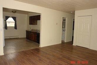 6007 Oran Ave-Unit -3 in Kalamazoo, MI - Foto de edificio - Building Photo