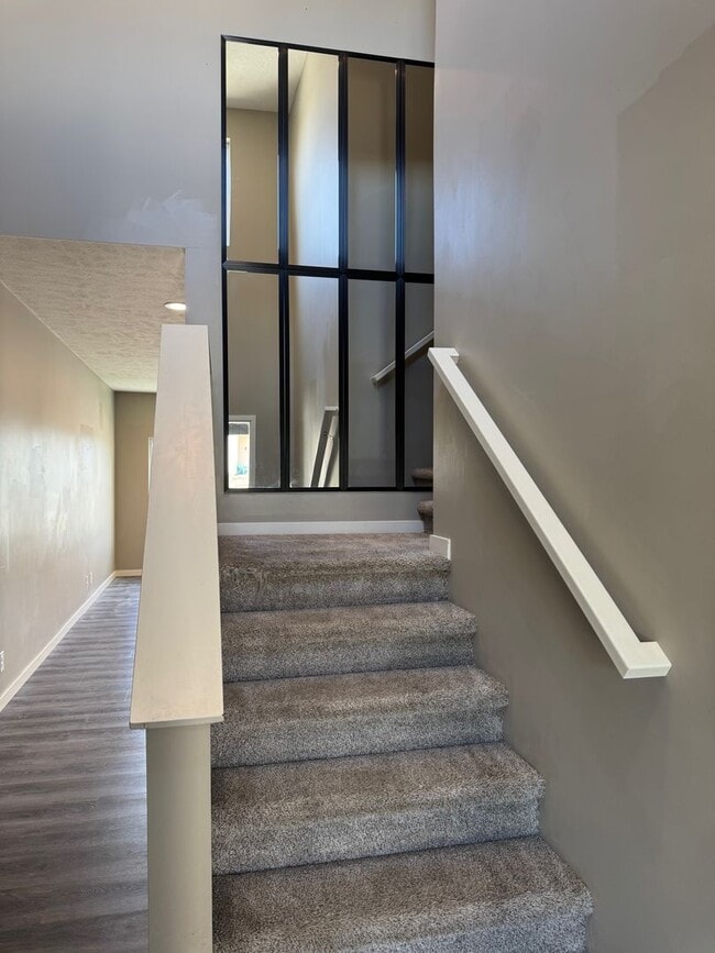 613 Garrett Pl in Hickman, NE - Foto de edificio - Building Photo