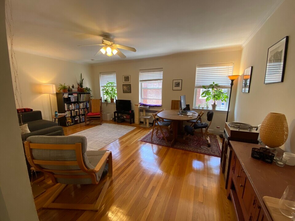 21 Fairbanks St in Brookline, MA - Building Photo