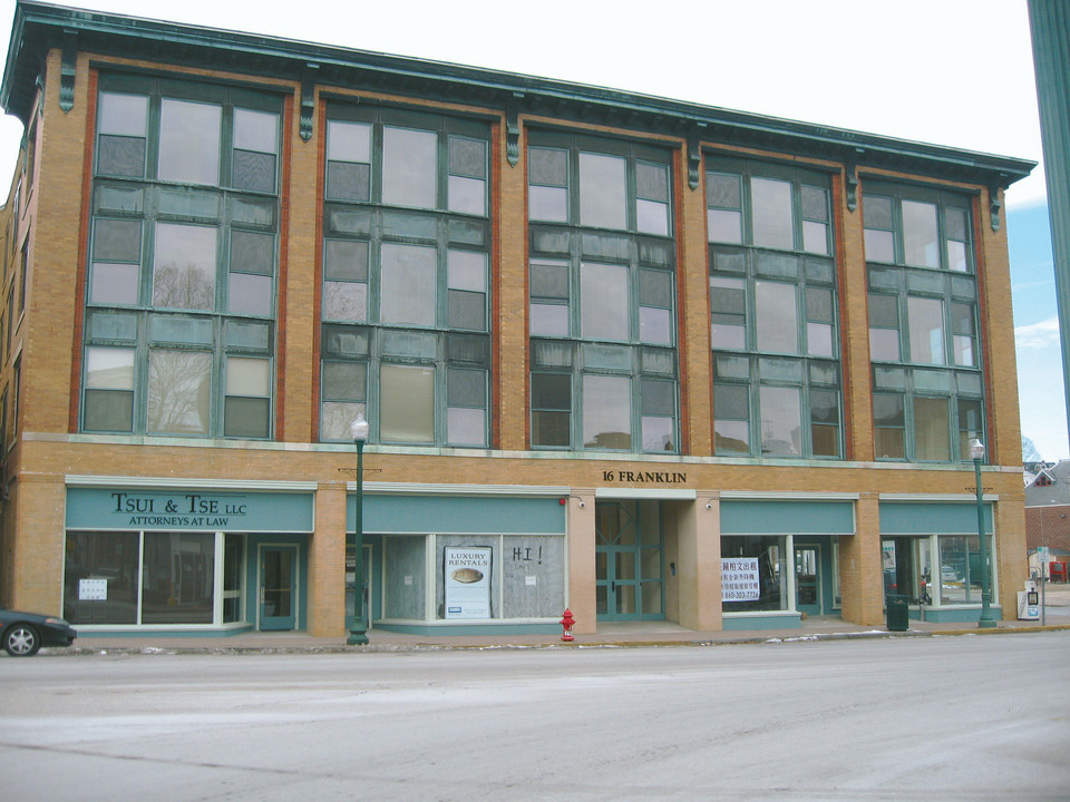 The Thayer Building Apartments in Norwich, CT - Foto de edificio