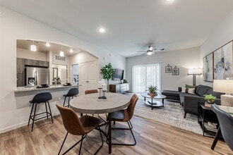 Bluebonnet Preserve in Pflugerville, TX - Foto de edificio - Building Photo