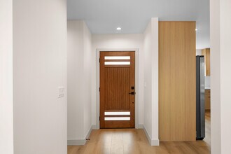 918 University Ave in Burbank, CA - Building Photo - Building Photo