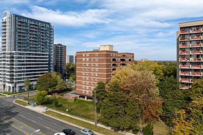 40 Chichester Pl in Toronto, ON - Building Photo - Building Photo