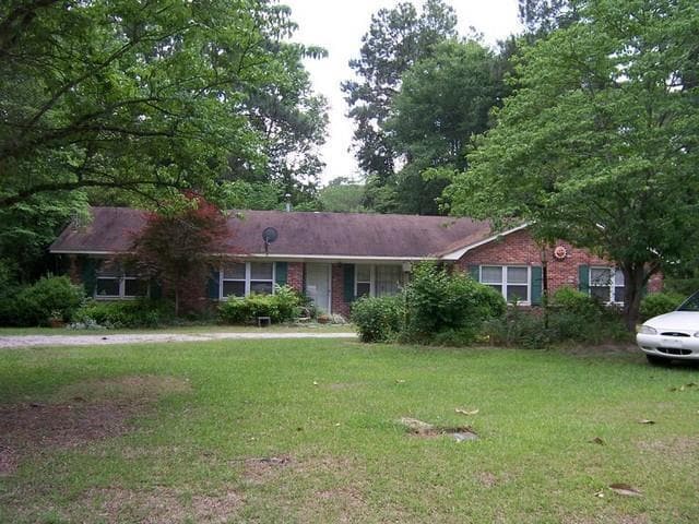 property at 108 N Edgewood Dr