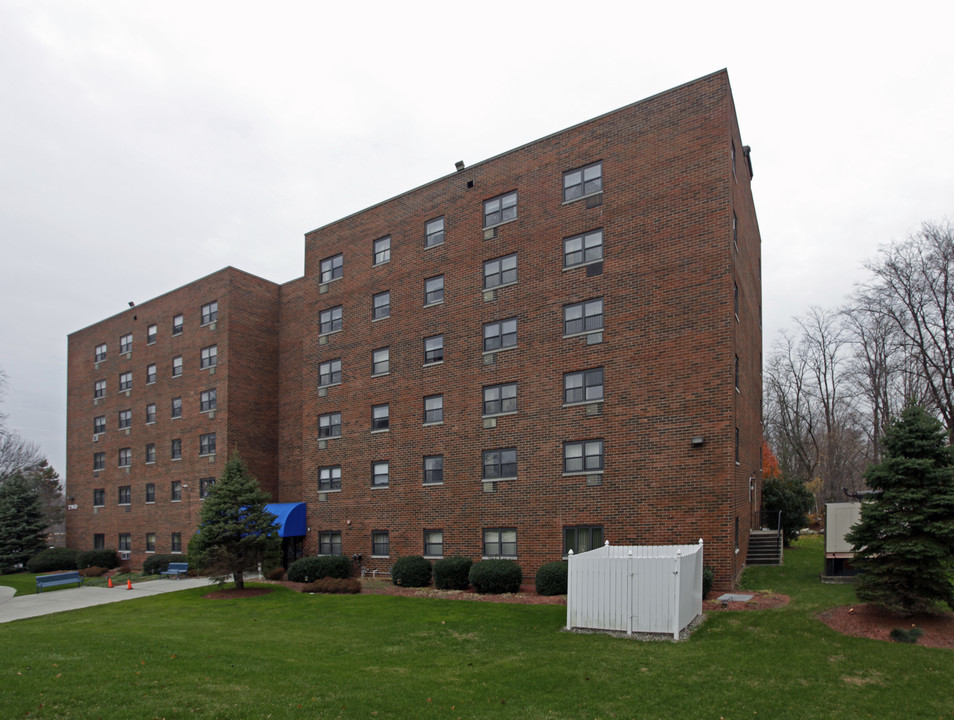 Lakeview Arms in Poughkeepsie, NY - Foto de edificio