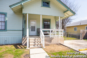 910 Piedmont Ave in San Antonio, TX - Building Photo - Building Photo