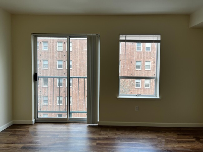 Lee Court in Seattle, WA - Building Photo - Interior Photo