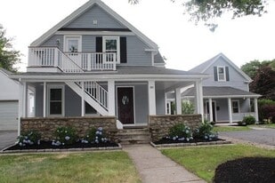 80 E Division St in Braintree, MA - Building Photo