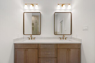 1420 Flamingo St in Conroe, TX - Foto de edificio - Building Photo
