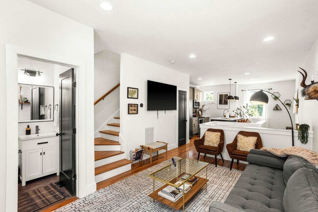 4908I Delaware Ave