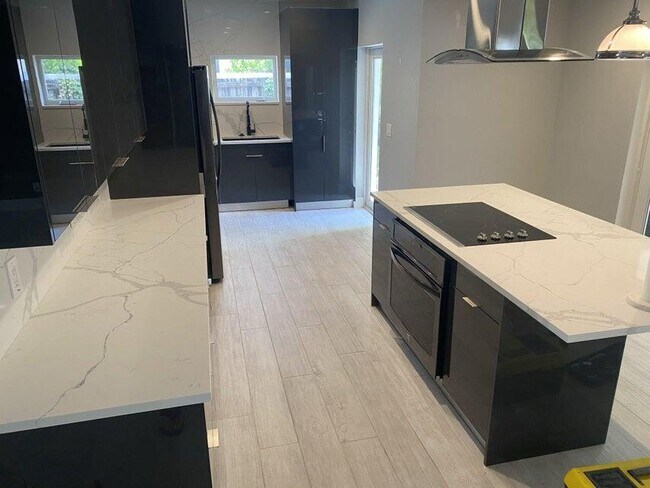 418 SW 7th Terrace in Boca Raton, FL - Building Photo - Building Photo