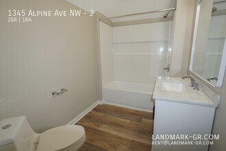 1345 Alpine Ave NW in Grand Rapids, MI - Building Photo - Building Photo