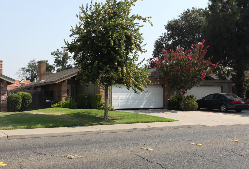 Naraghi Duplexes in Modesto, CA - Building Photo