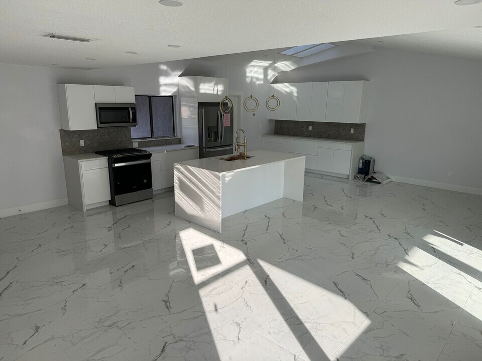 8109 Hook Cir in Orlando, FL - Building Photo