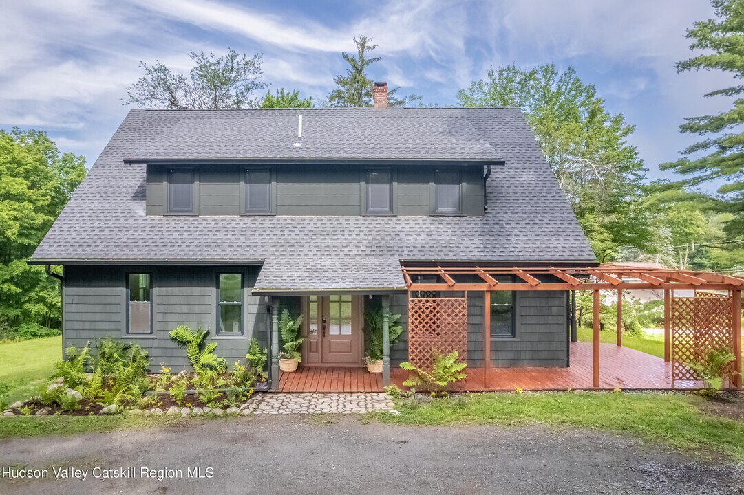 405 Vista Maria Rd in Cragsmoor, NY - Building Photo