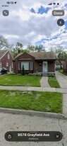 9578 Grayfield Ave in Redford Township, MI - Building Photo