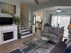 3304 Lisa Ln in Naples, FL - Building Photo - Building Photo