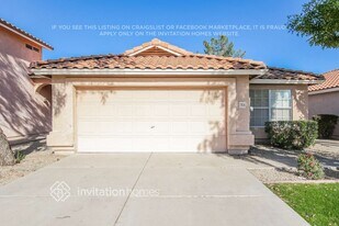7934 W Laurel Ln in Peoria, AZ - Building Photo