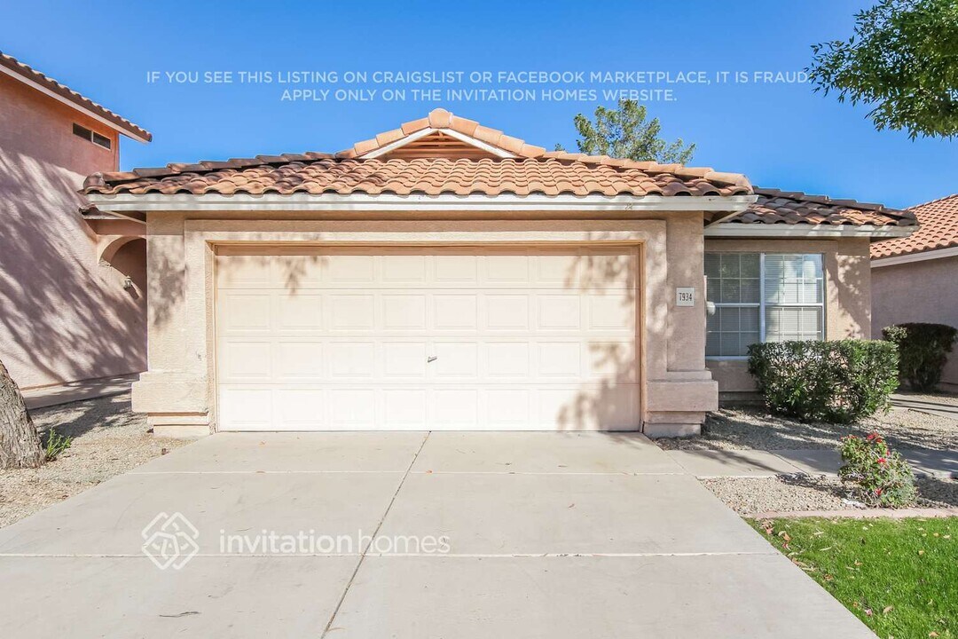 7934 W Laurel Ln in Peoria, AZ - Foto de edificio