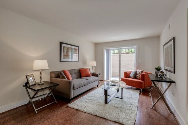 Takoma Flats in Washington, DC - Foto de edificio - Building Photo